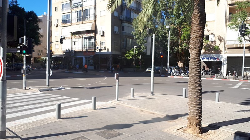 File:20180111-133359-frishman-january-2018-tel-aviv.jpg