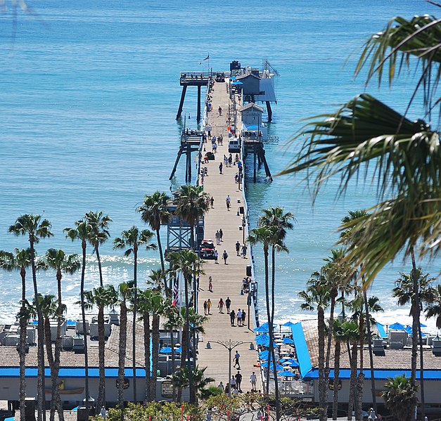 File:420 Monterey Lane, San Clemente Pier Bowl CA 92672 Pier View - panoramio (cropped).jpg