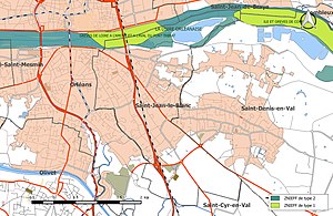 L'île Charlemagne est située dans le nord de Saint-Jean-le-Blanc, le classement Natura 2000 inclut l'île à l'exception du plan d'eau principal.