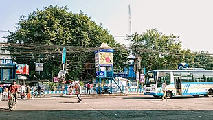 8B Bus Stand, Jadavpur.jpg