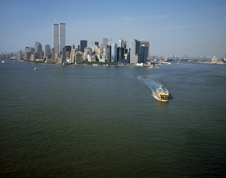 File:Aerial view of New York City, with Twin Towers of the World Trade Center visible LCCN2011634927.tif
