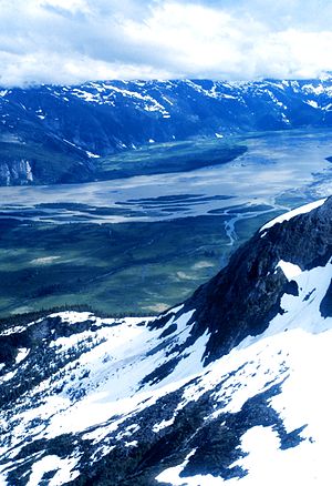 Luchtfoto van de Taku-rivier.jpg