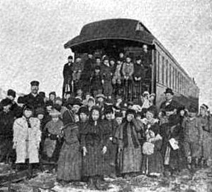 After childrens service aboard railroad chapel car Emmanuel.jpg