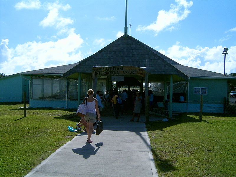 File:Aitutaki Airport.JPG