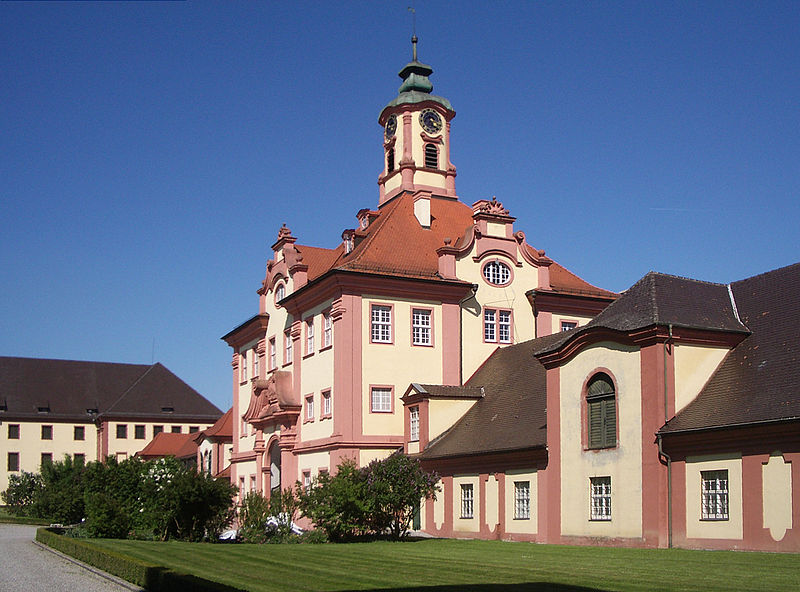 File:Altshausen Schloss Torgebaeude 2005 b.jpg