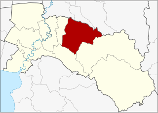 <span class="mw-page-title-main">Phanom Sarakham district</span> District in Chachoengsao, Thailand