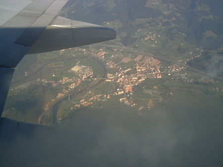 Ampuero desde el aire.jpg