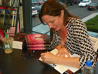 <span class="mw-page-title-main">Amy Plum</span> French-American author