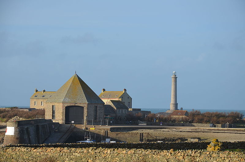 File:Auderville - SNSM et Phare de la Hague 1.JPG