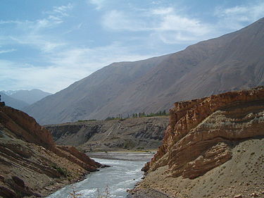 Река Зеравшан и ее долина.