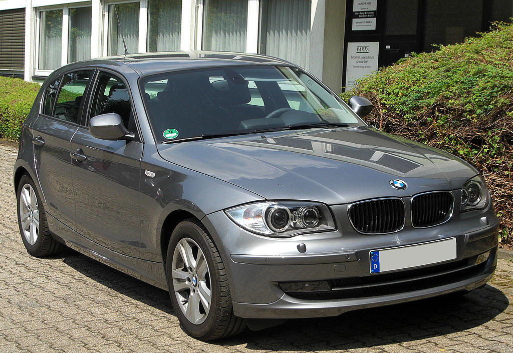 File:BMW 118d (E87) Facelift front 20100719.jpg - Wikimedia Commons