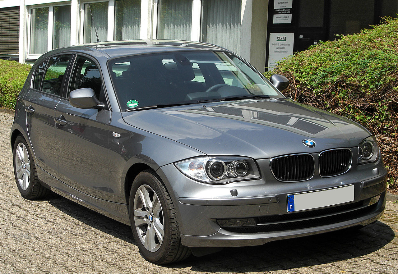 Archivo:BMW 118d (E87) Facelift front 20100711.jpg - Wikipedia, la