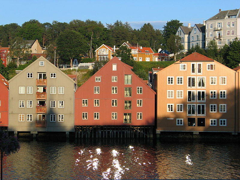 File:Bakklandet in Trondheim 2.jpg