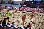 Deutsch: Beachhandball bei den Olympischen Jugendspielen 2018; Tag 3, 10. Oktober 2018; Mädchen, Vorrunde, Gruppe B - Niederlande-Argentinien 2:0 English: Beach handball at the 2018 Summer Youth Olympics at 10 October 2018 – Girls Preliminary Round Group B‎ – Netherlands-Argentina 2:0