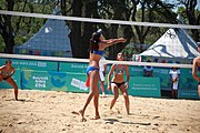 Deutsch: Beachvolleyball bei den Olympischen Jugendspielen 2018; Tag 8, 14. Oktober 2018; Mädchen, Achtelfinale – Mexiko-China 0:2 (15–21/16–21) English: Beach volleyball at the 2018 Summer Youth Olympics at 14 October 2018 – Girls Round of 16 – Mexico-China 0:2 (15–21/16–21)