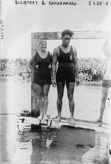 Belibtrey & Kahanamoku (LOC) (30941).jpg