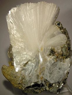 Bertrandite sorosilicate mineral