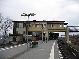 Der S-Bahnhof Tempelhof mit dem Brückenstellwerk TF / Tr
