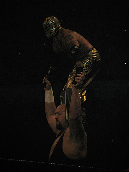 File:Big Show & Rey Mysterio (4871512165).jpg