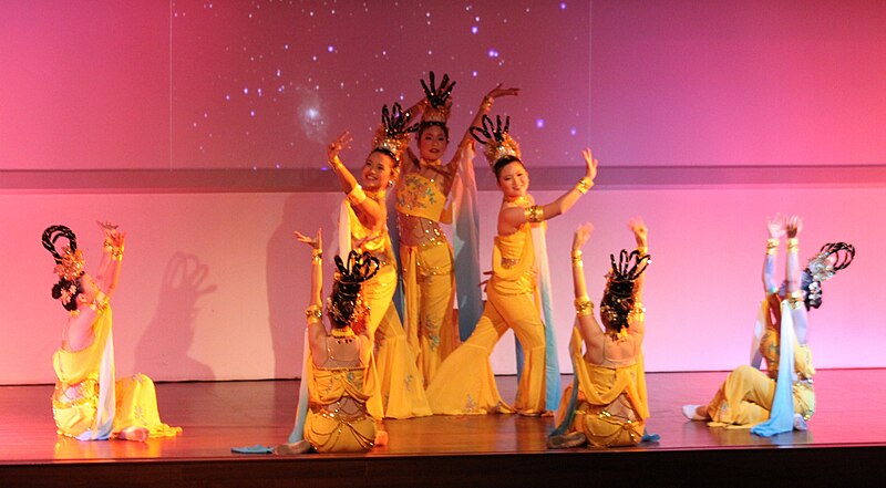 File:Binus Operet 24-10-2009 feitian.jpg