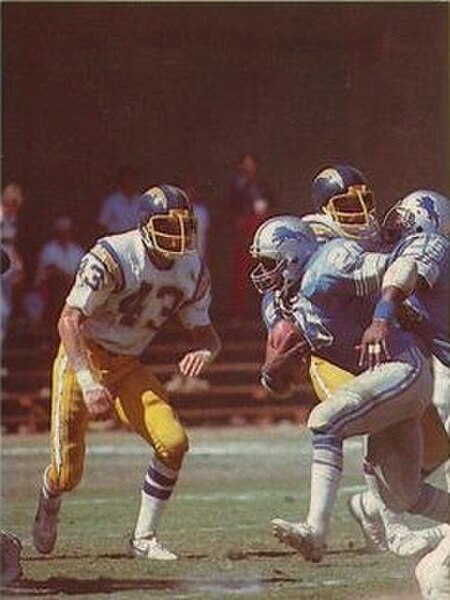 Sims (with ball) against the San Diego Chargers in 1981