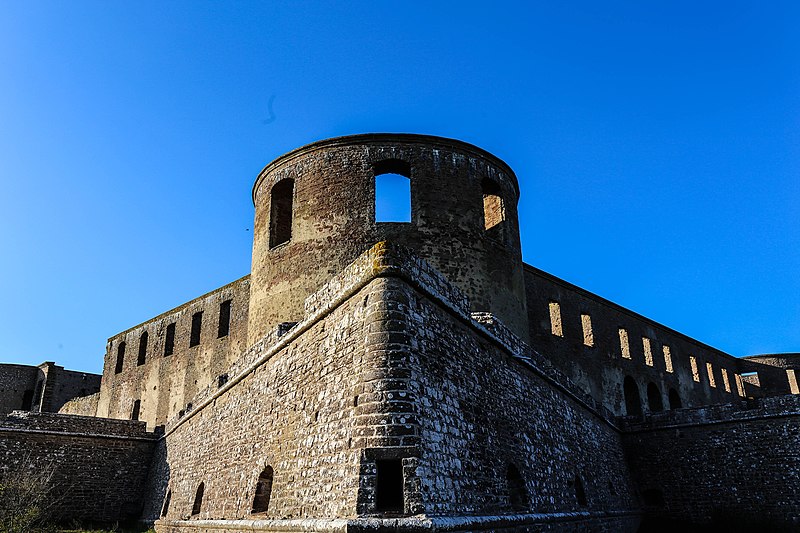 File:Borgholms slotts ruin.jpg