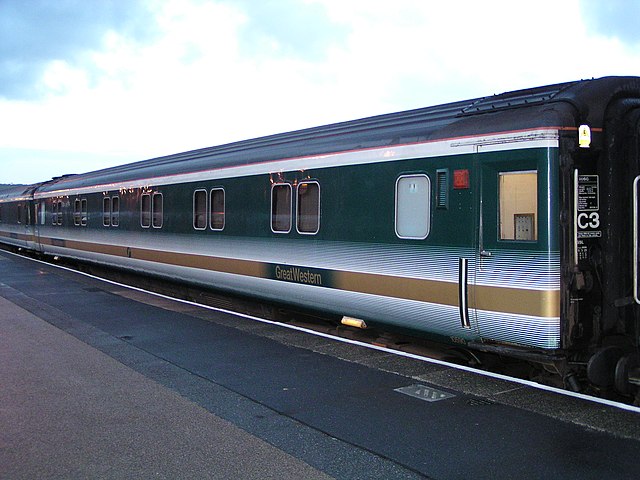 Great Western Trains livery, which continued to be used by First Great Western until 2008