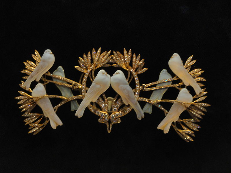 File:Brooch by Rene Lalique, given by the people of Paris to Edith Wilson, 1919 - National Museum of American History - DSC06303.JPG