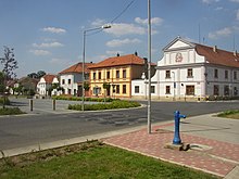 Brozany nad Ohri CZ square NE side 184.jpg