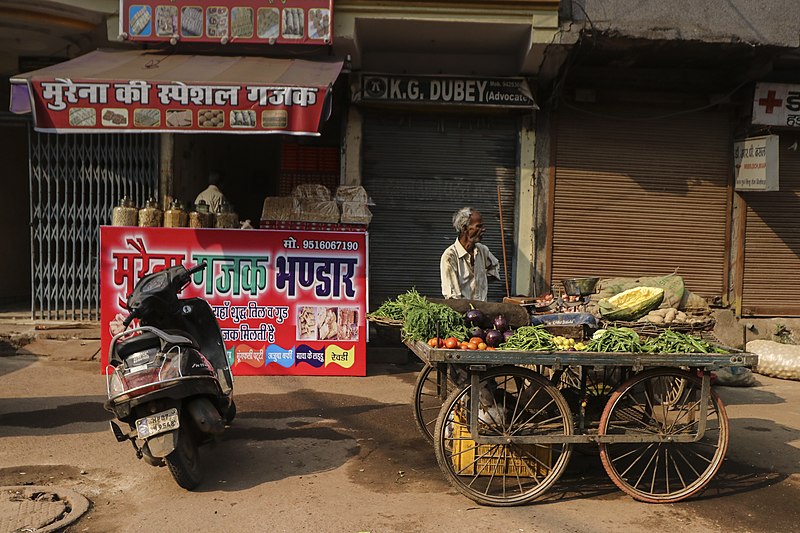 File:Buiobuione Street photography of daily life in Delhi India - 14.jpg