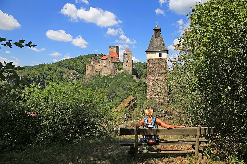 File:Burg Hardegg 2.jpg