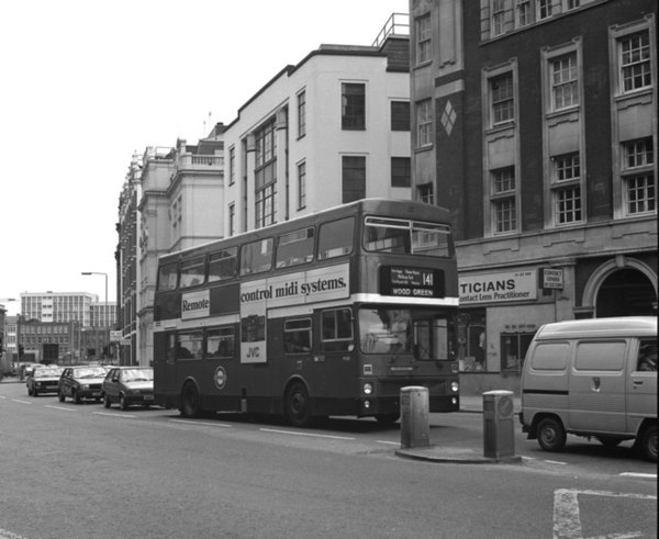 MCW Metrobus on Old Street in March 1988