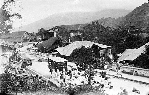 On 28 June 1926, earthquake measuring 7.6 SR destroyed most of Padang Panjang, including houses in Gatangan Hamka's father, Markets Obsolete