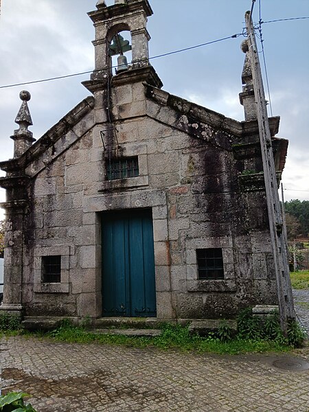 File:Capela de São Lourenço, Lamelas.jpg