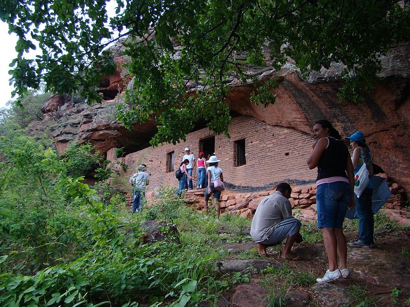 File:Casa na Rocha (House on the Rock) 02.JPG