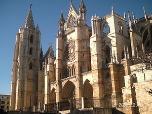 Catedral de león fachada sur.jpg