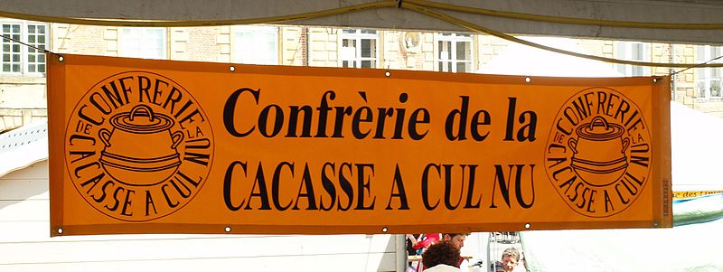 File:Charleville-Mézières-FR-08-Place ducale-mai 2016-festival des Confréries en Ardenne-05.jpg