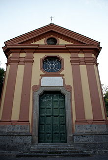 La facciata della chiesa di San Gennaro a Capodimonte