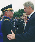 Джон Шалікашвілі з Президентом США — Білом Клінтоном