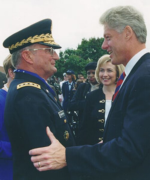Shalikashvili with U.S. President Clinton.