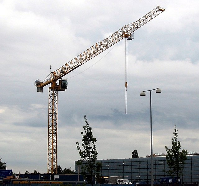 File:Construction crane, Copenhagen airport 2005 ubt.jpeg