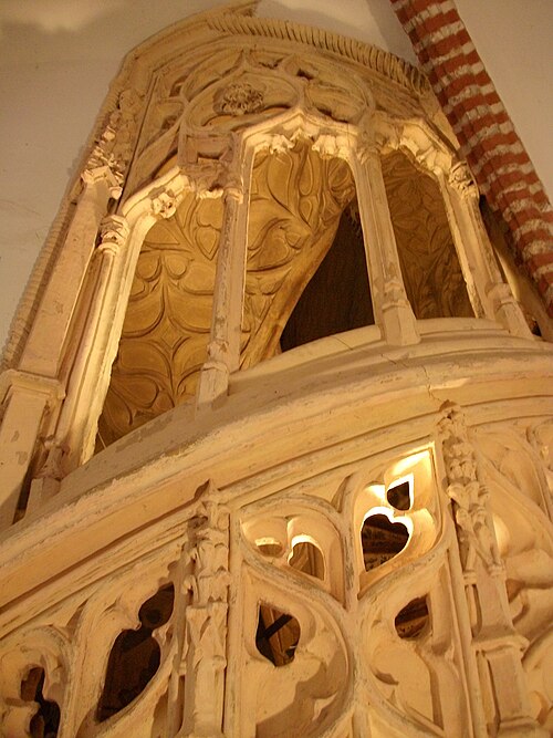 Valencian Gothic stairs, work of Pere Compte, 15th century.