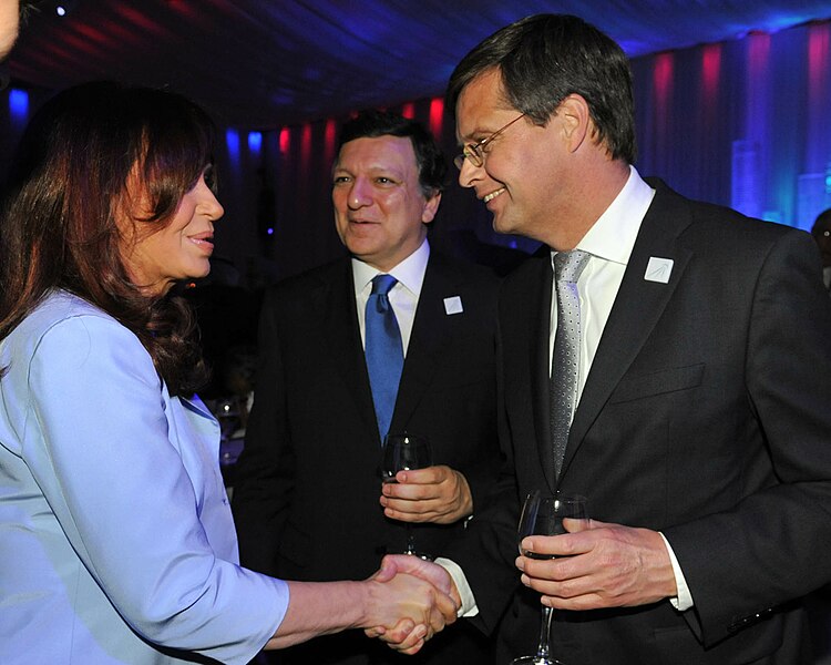 File:Cristina Fernandez and Dutch PM Jan Peter Balkenende.jpg