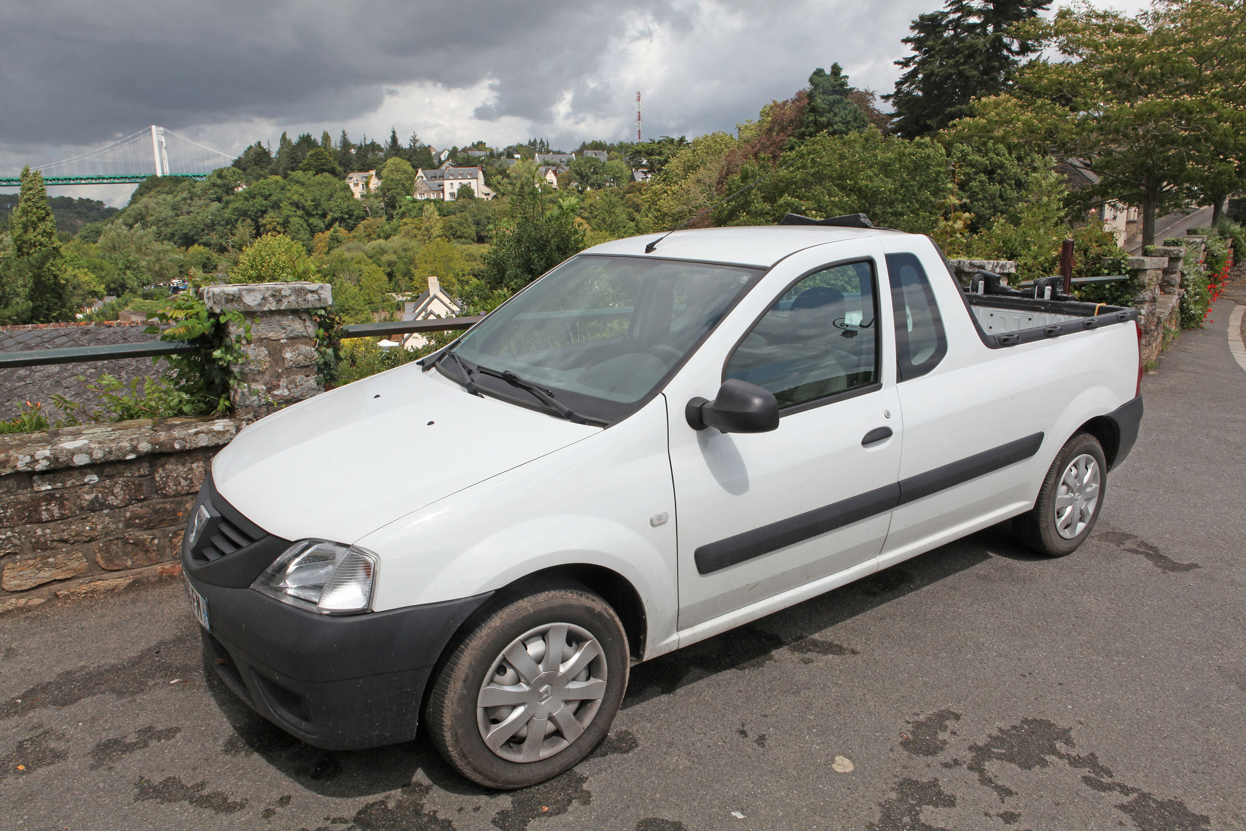 Dacia Logan – Wikipédia