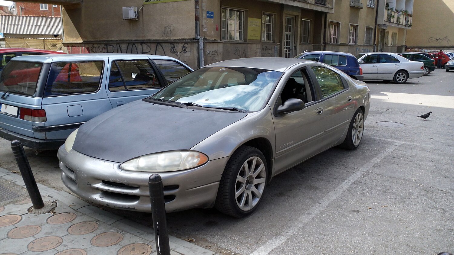 File:1993-1997 Dodge Intrepid.jpg - Wikimedia Commons