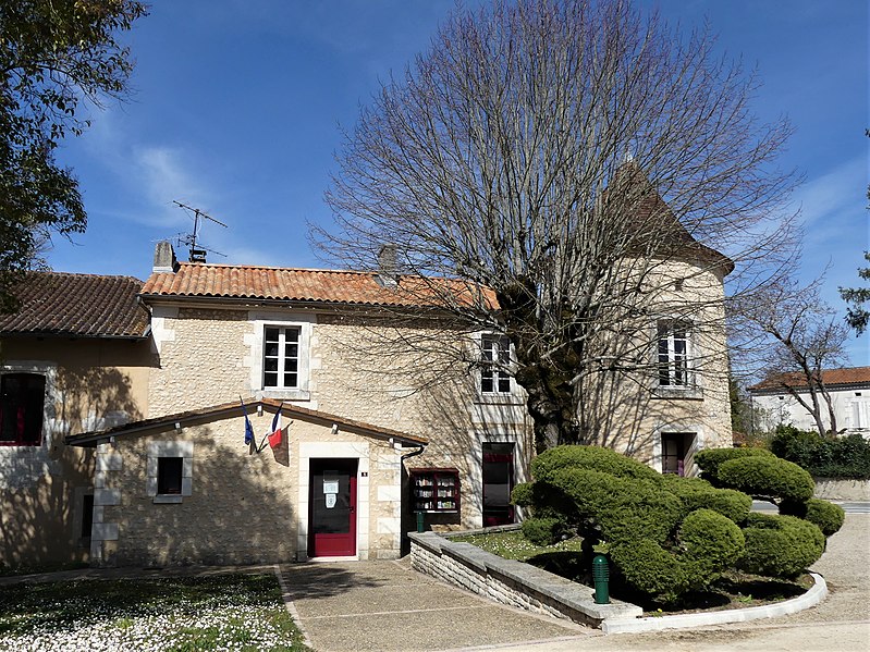 File:Douchapt mairie.jpg