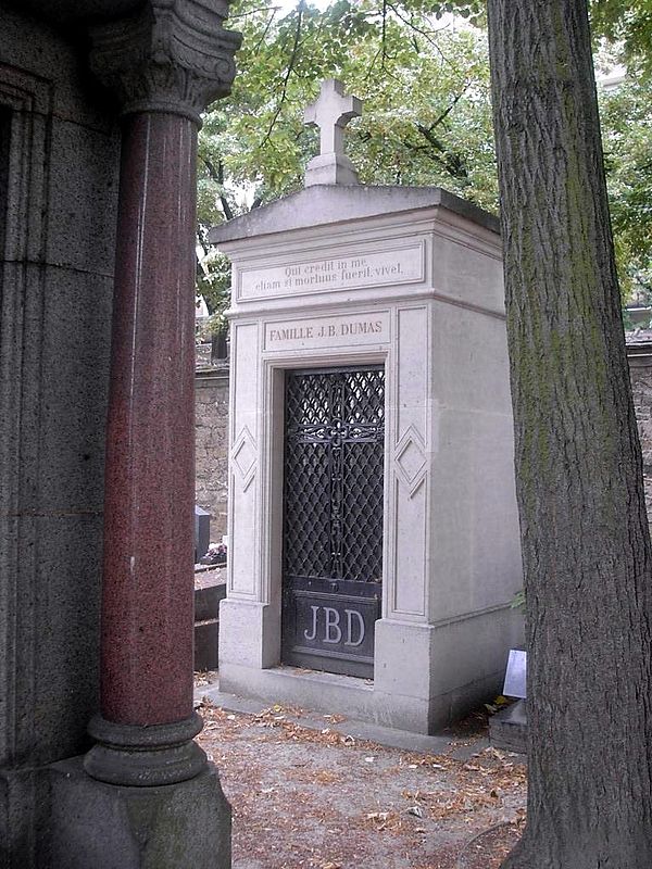 Grave of Dumas (Paris)