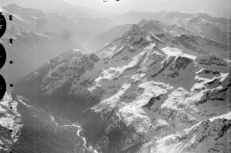 File:ETH-BIB-Arcontal mit Ceresole Reale - Mont Bellavardakette von W. aus 4800 m Höhe-Mittelmeerflug 1928-LBS MH02-05-0134.tif