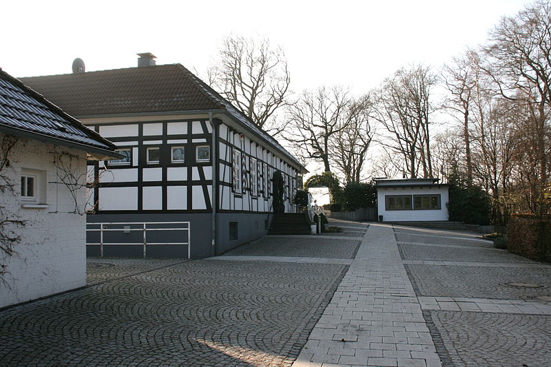 File:Essen - Heisinger Straße - Jagdhaus Schellenberg 06 ies.jpg