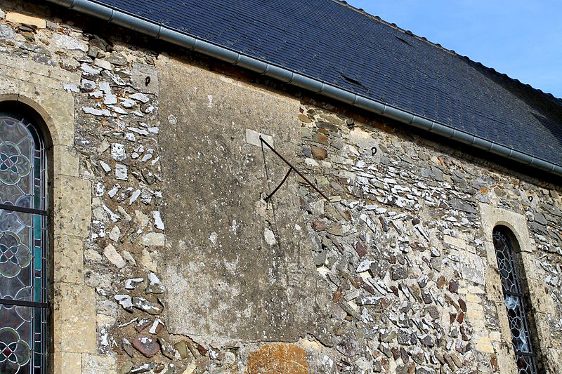 File:Esson église de la Nativité-de-Notre-Dame cadran solaire.JPG